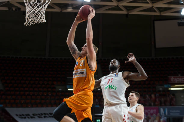 放在教练团 放在教练团